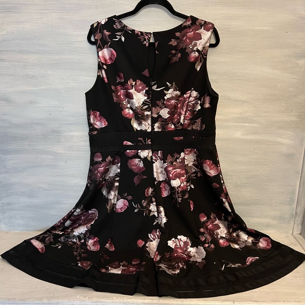Leslie Fay Black Shimmery Floral Print Sleeveless Fit and Flare Dress Size 16 GC - Picture 5 of 9